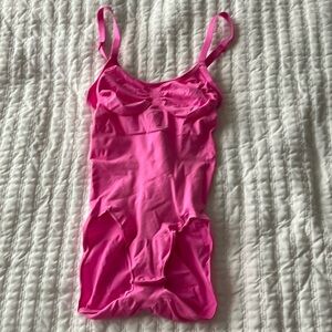 SKIMS Bodysuit (Limited Edition Pink) size L/XL